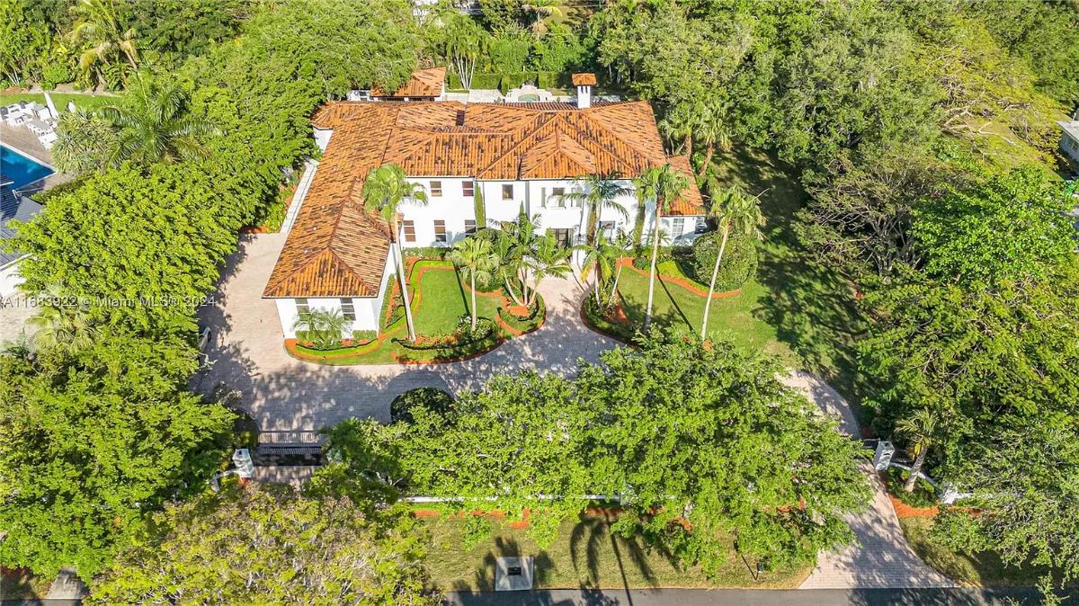Aerial view of the mansion.