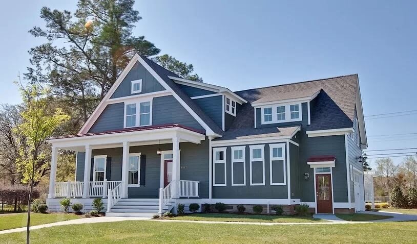 Country Style 3-Bedroom Farmhouse with Loft and Bonus Room (Floor Plan)
