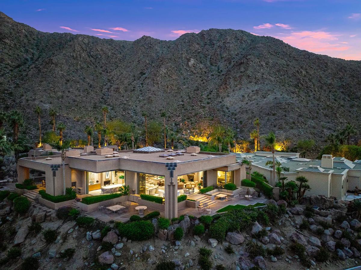 Aerial view of the mansion.