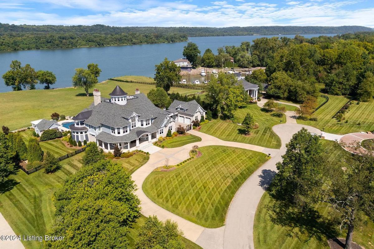 Aerial view of the mansion.