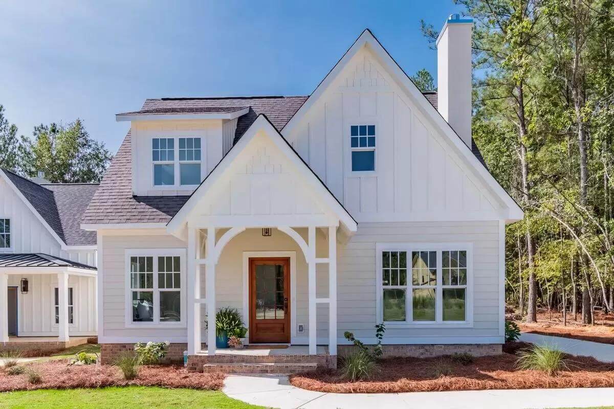 Country Style 4-Bedroom Cottage with Loft and Covered Patio (Floor Plan)