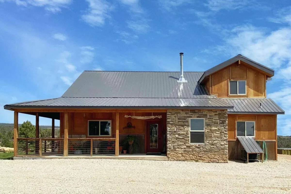 Rustic 3-Bedroom Mountain Home with Loft and Wraparound Porch (Floor Plan)