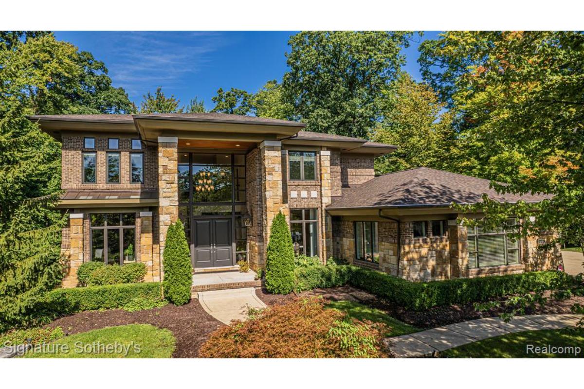 5-Bedroom Home with Theater Room and Wine Cellar
