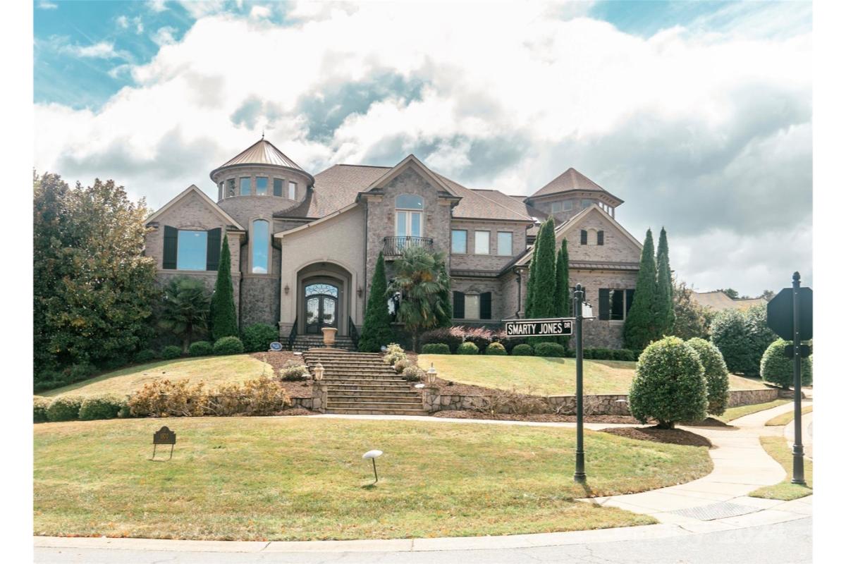 6-Bedroom Home with Pool and Custom Basketball Court 