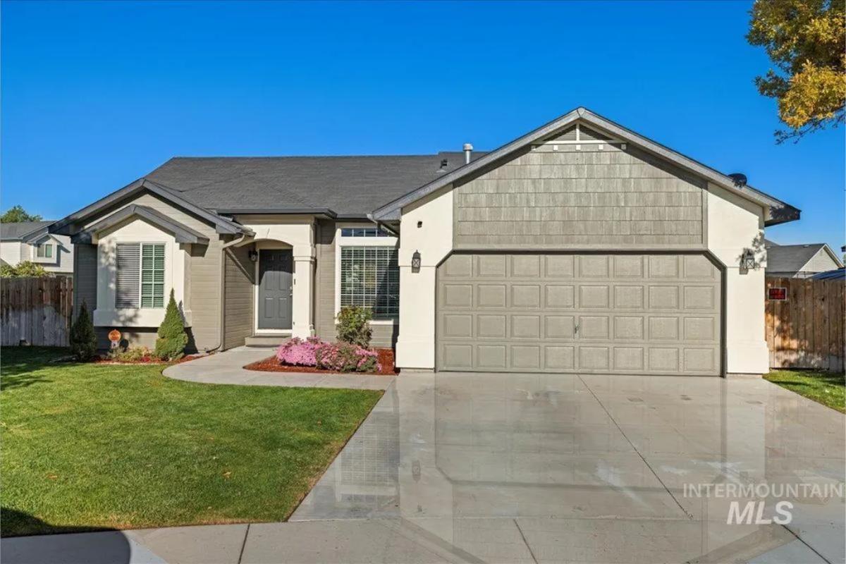 4-Bedroom Home with Bonus Room and 2 Car Garage 