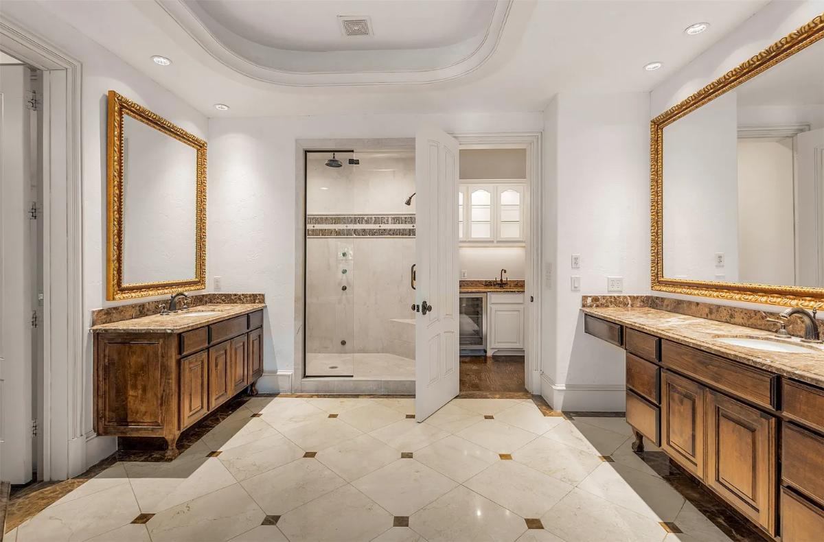 Bathroom with a walk-in shower.