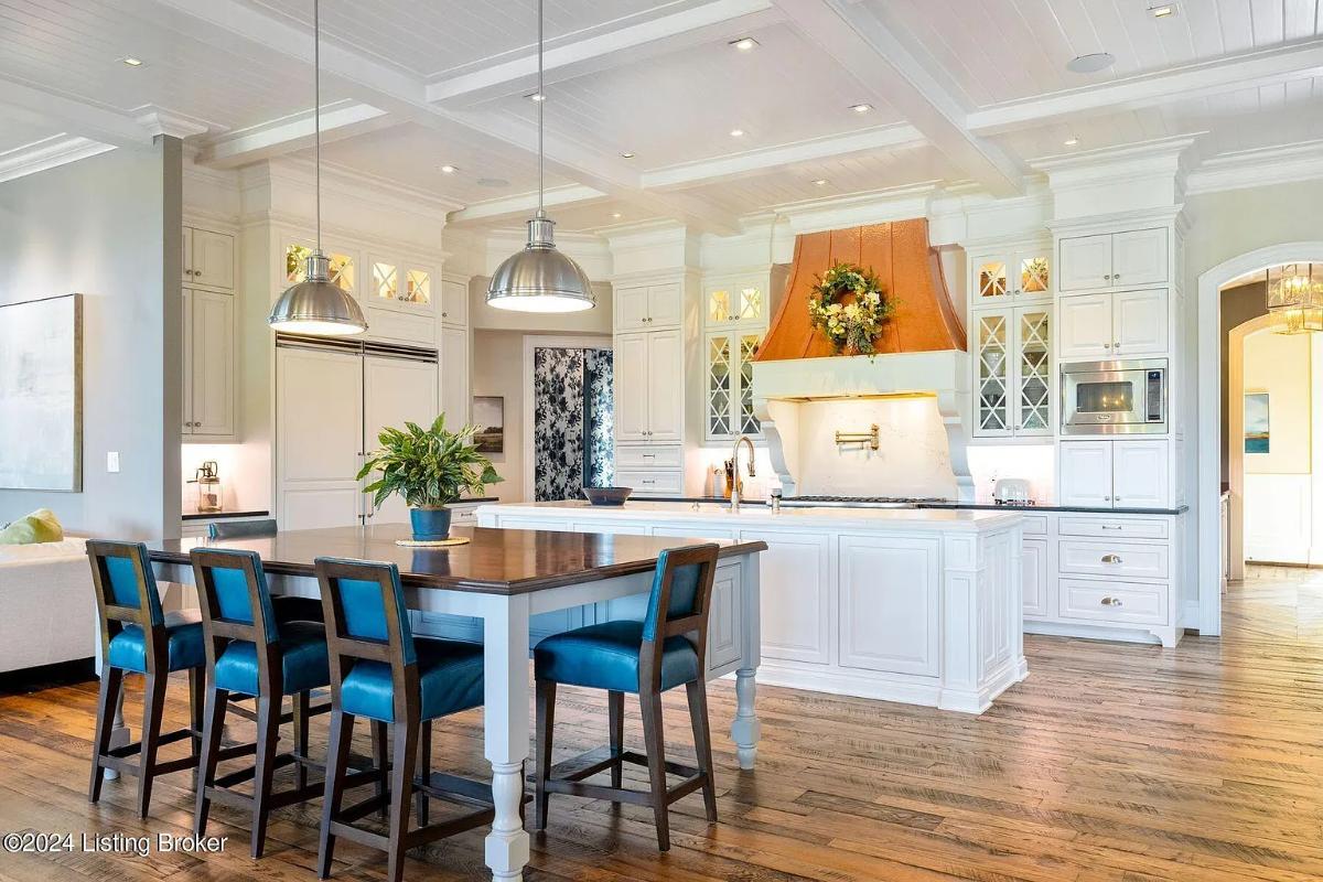 Breakfast nook adjacent to the kitchen.