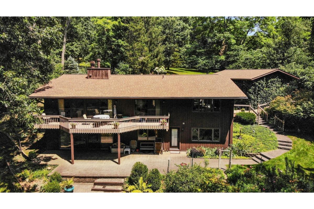 5-Bedroom Home with Walkout Lower Level 