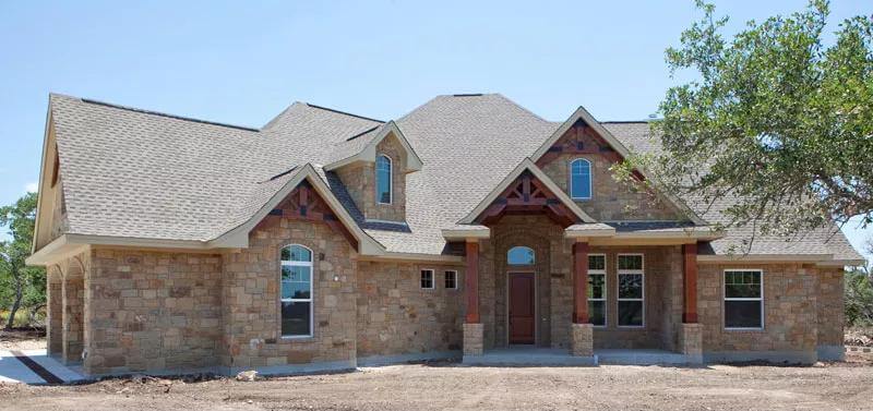 La Meilleure Vie 3-Bedroom Craftsman Home for a Corner Lot with Angled 3-Car Garage (Floor Plan)
