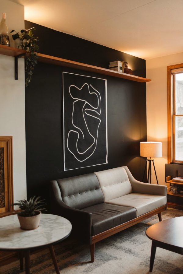 Can Living Rooms with a Black Accent Wall Look Fabulous? You Be the ...