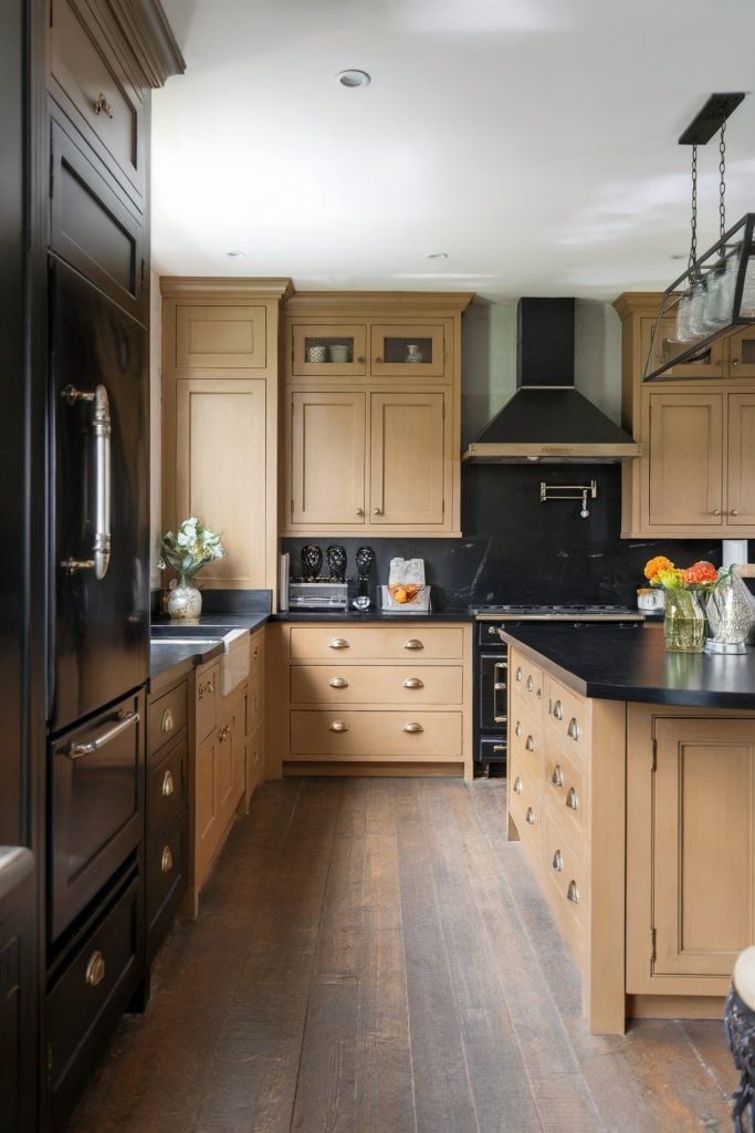 14 Ways to Rock Black Kitchen Cabinets in Your Home