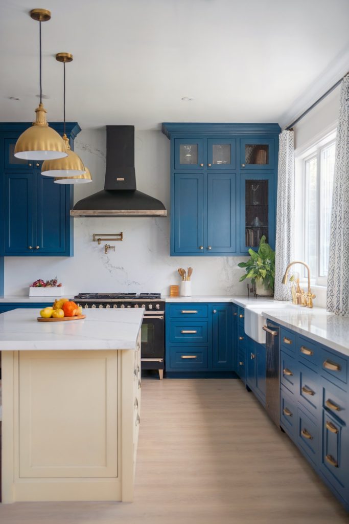 Ready to Go Bold? Try These 15 Navy Blue Kitchen Designs – Home ...