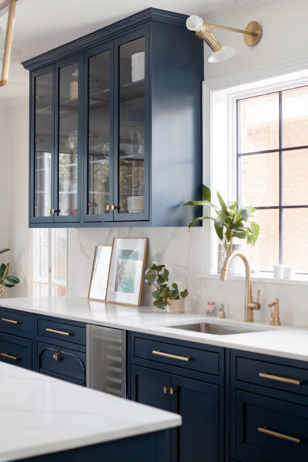 Ready to Go Bold? Try These 15 Navy Blue Kitchen Designs – Home ...