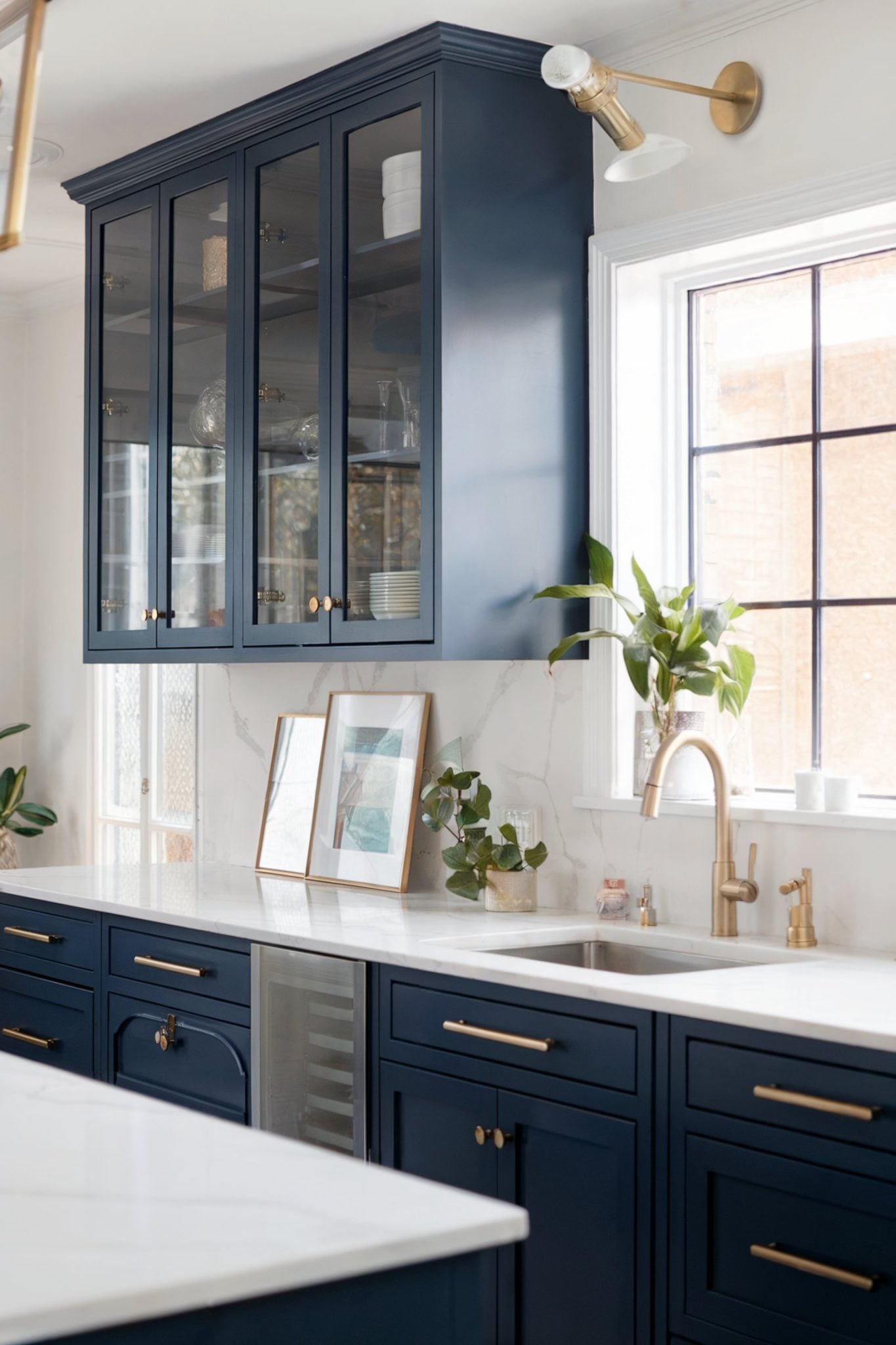 Ready to Go Bold? Try These 15 Navy Blue Kitchen Designs – Home ...
