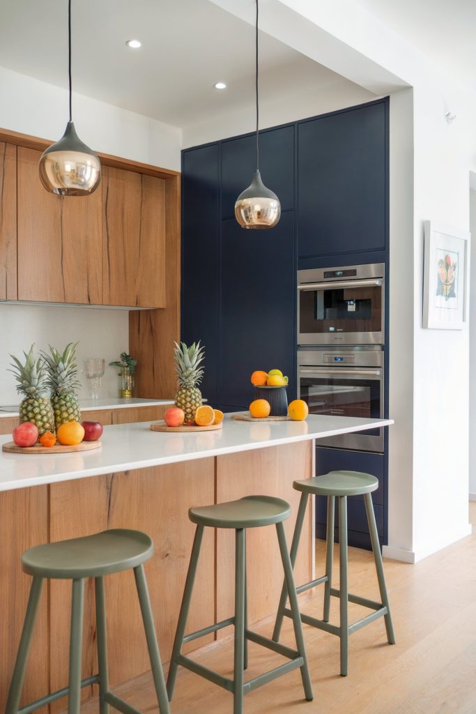 Ready to Go Bold? Try These 15 Navy Blue Kitchen Designs – Home ...
