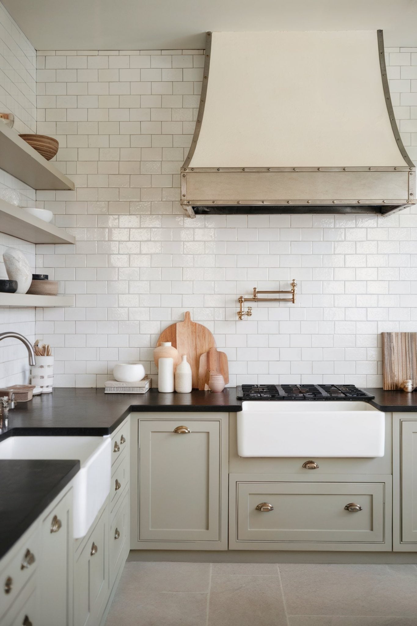 Neutral Never Looked So Good: 13 Kitchen Backsplash Ideas