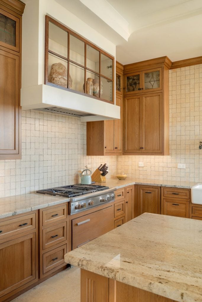 Neutral Never Looked So Good: 13 Kitchen Backsplash Ideas