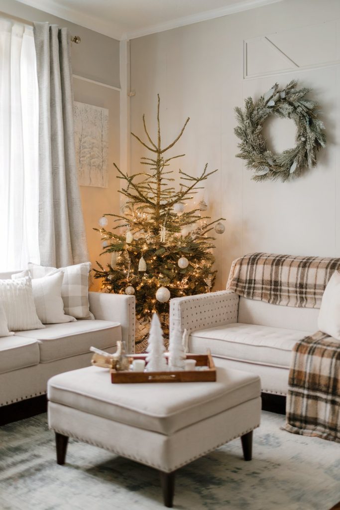 Design a Relaxed Holiday Living Room with These 13 Cozy Ideas – Home ...