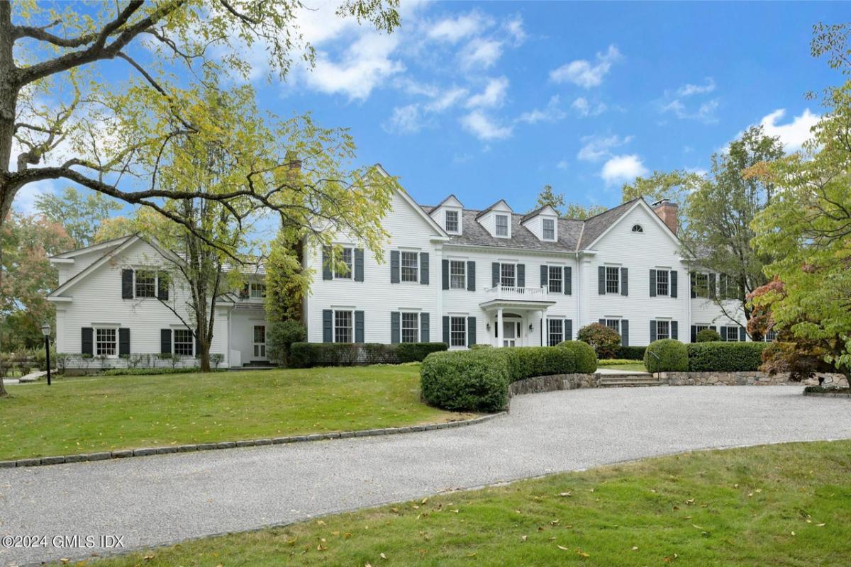 6-Bedroom Georgian Home with Tennis Court and Pool