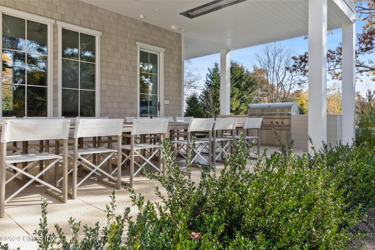 Outdoor Kitchen