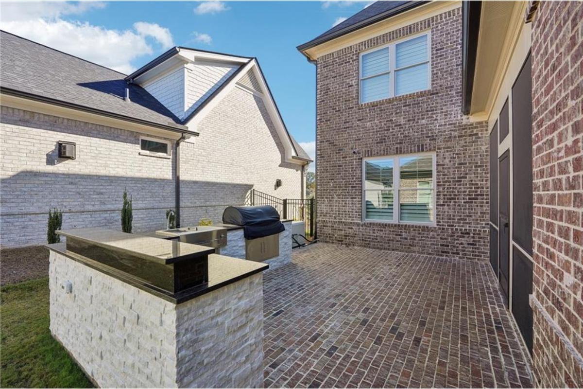 Outdoor Kitchen
