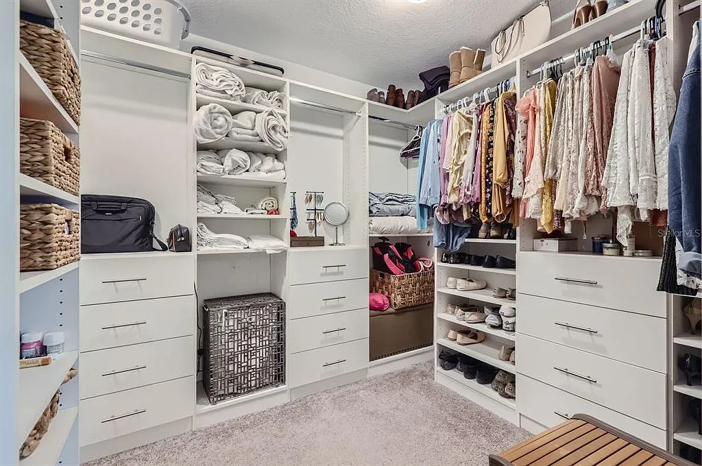 Walk-in Closet