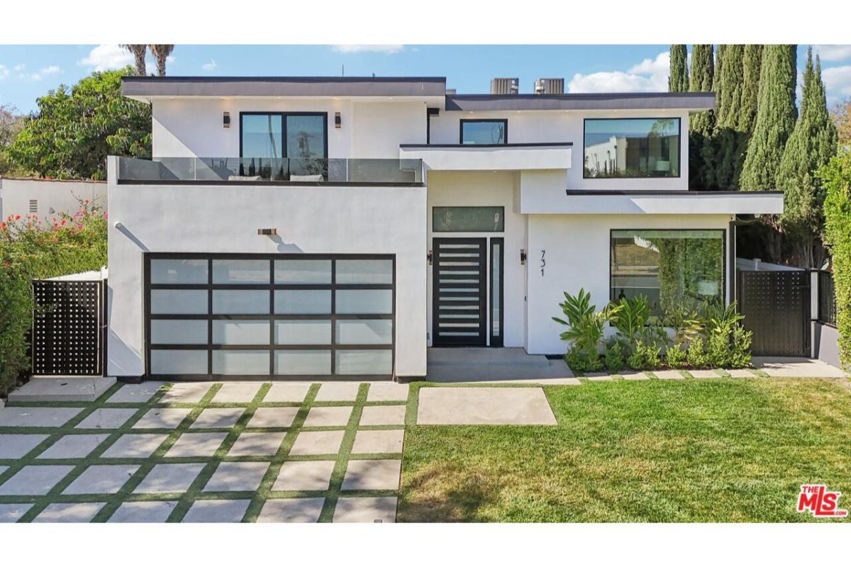 6-Bedroom Home with Wine Cellar and Fitness Room