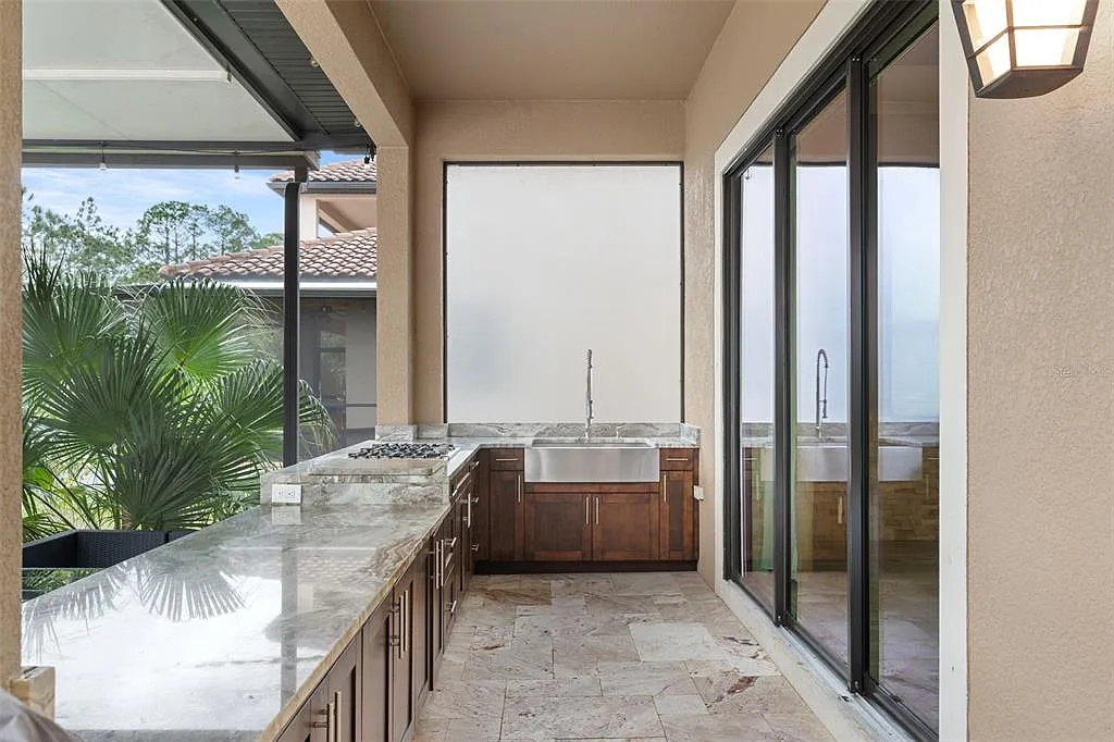 Outdoor Kitchen