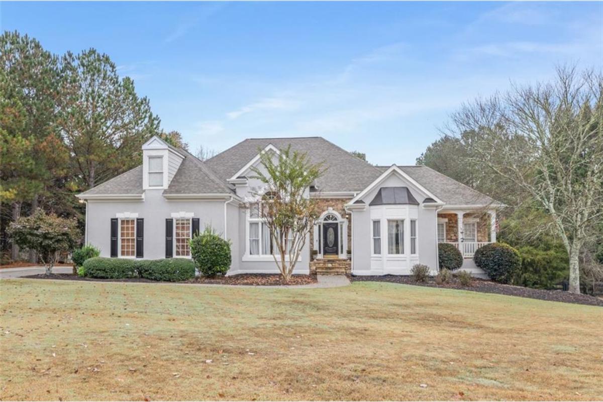 5-Bedroom Home with Basement Den and Outdoor Dining Area