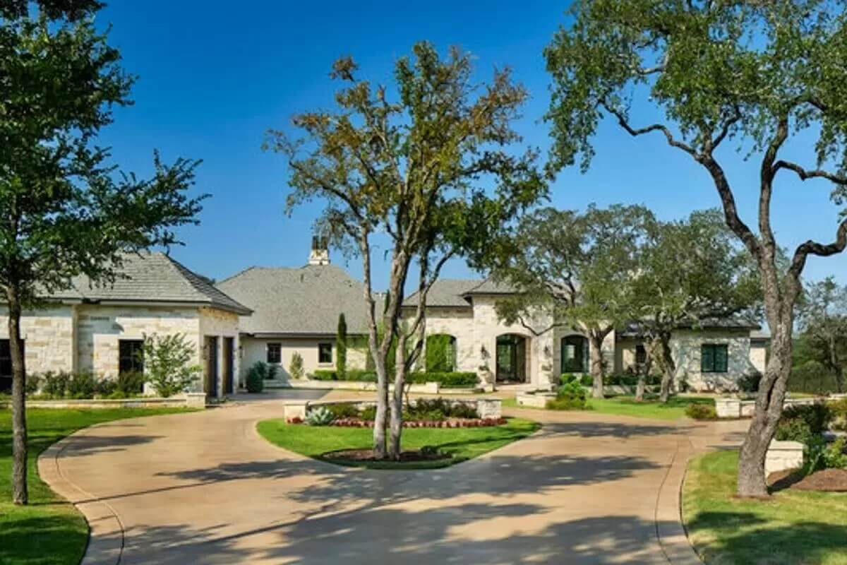 3-Bedroom Luxury Ranch for a Wide Lot with Multiple Covered Patios (Floor Plan)