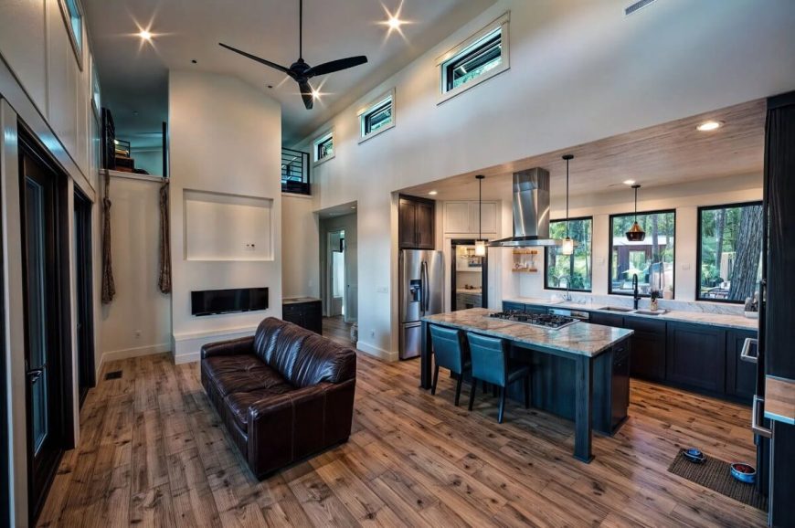 Mountain-Style 2-Bedroom Lake House with Loft and Bonus Room (Floor ...
