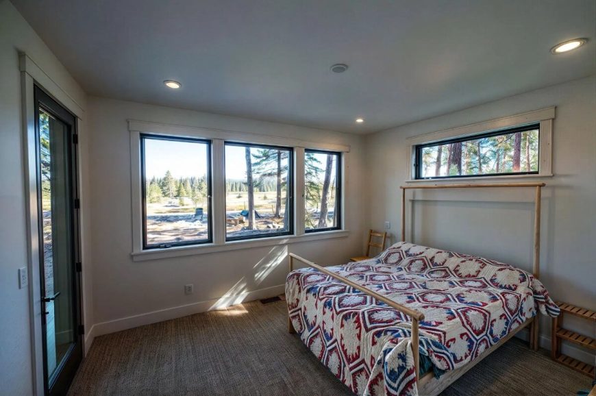 Mountain-Style 2-Bedroom Lake House with Loft and Bonus Room (Floor ...
