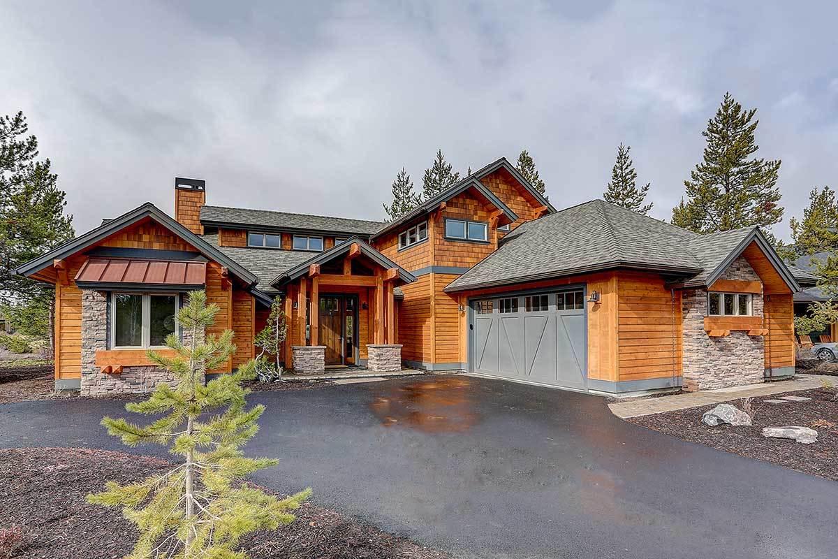 Rustic Mountain Retreat with Stone Accents
