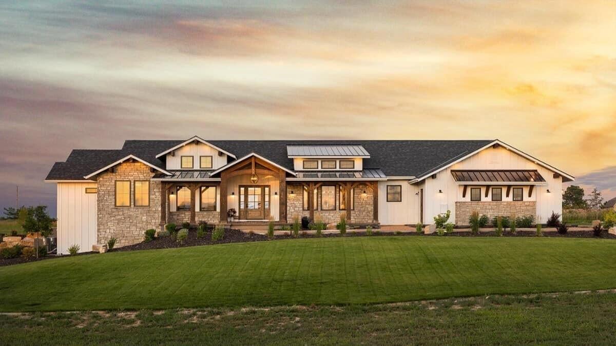 Explore the Rustic Charm of This Modern Ranch-Style Home