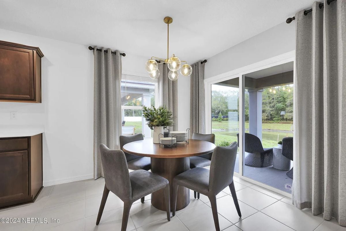 Dining nook