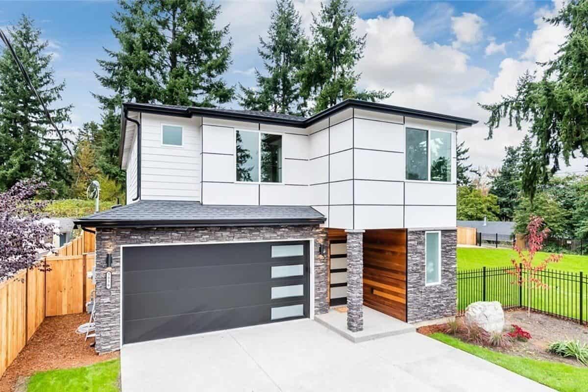 Check Out the Sleek Lines of This Contemporary Facade