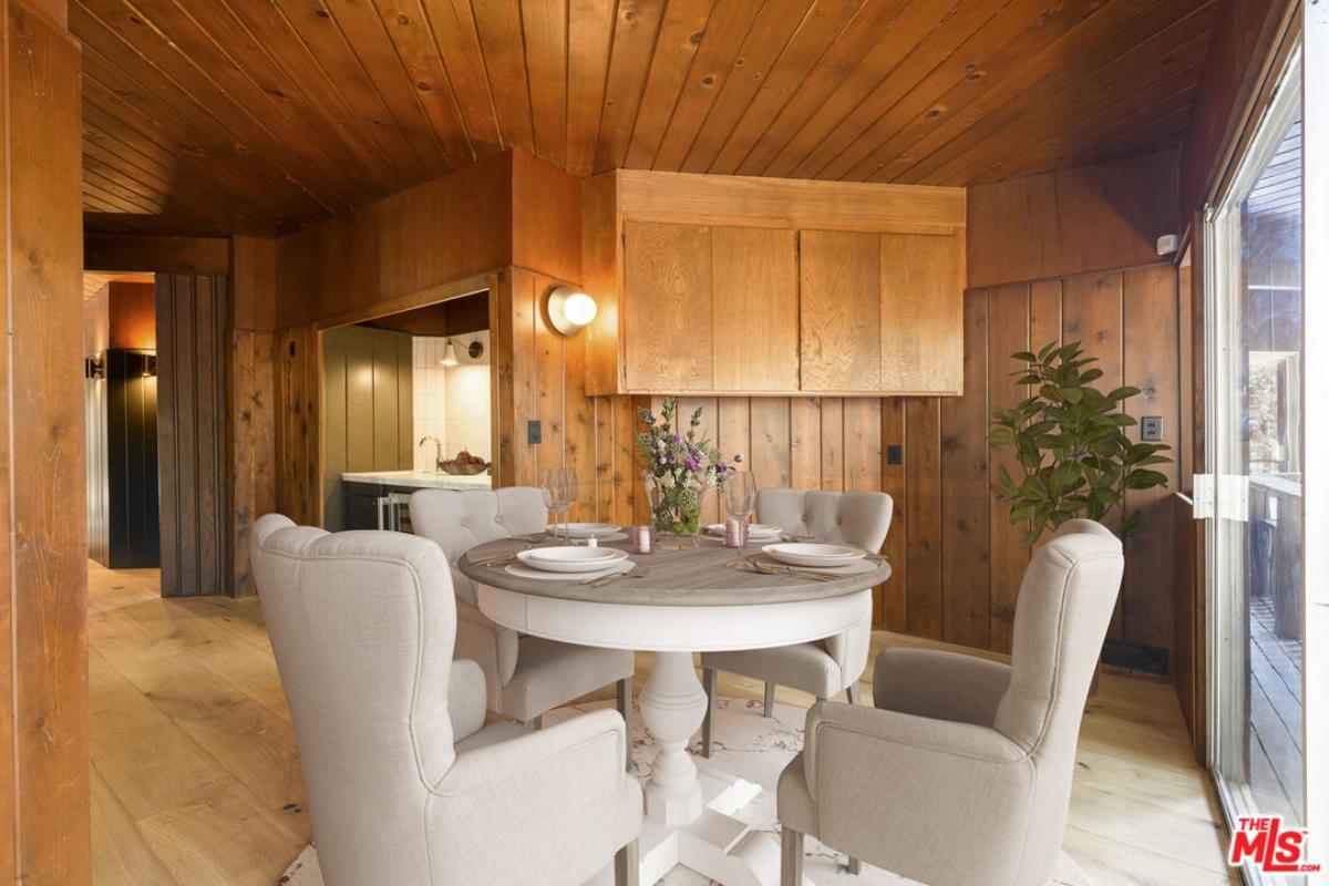 Breakfast Nook