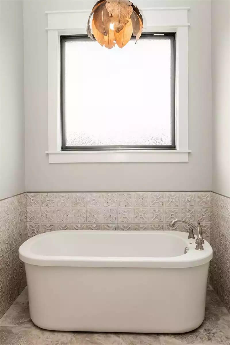 Primary Bathtub