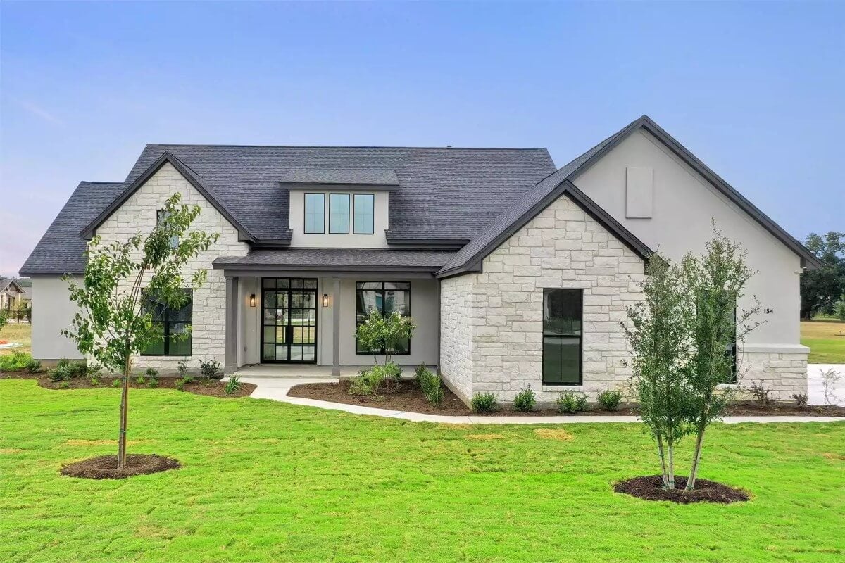 Transitional 4-Bedroom Corrine Farmhouse with Front Porch and Open-Concept Living (Floor Plan)
