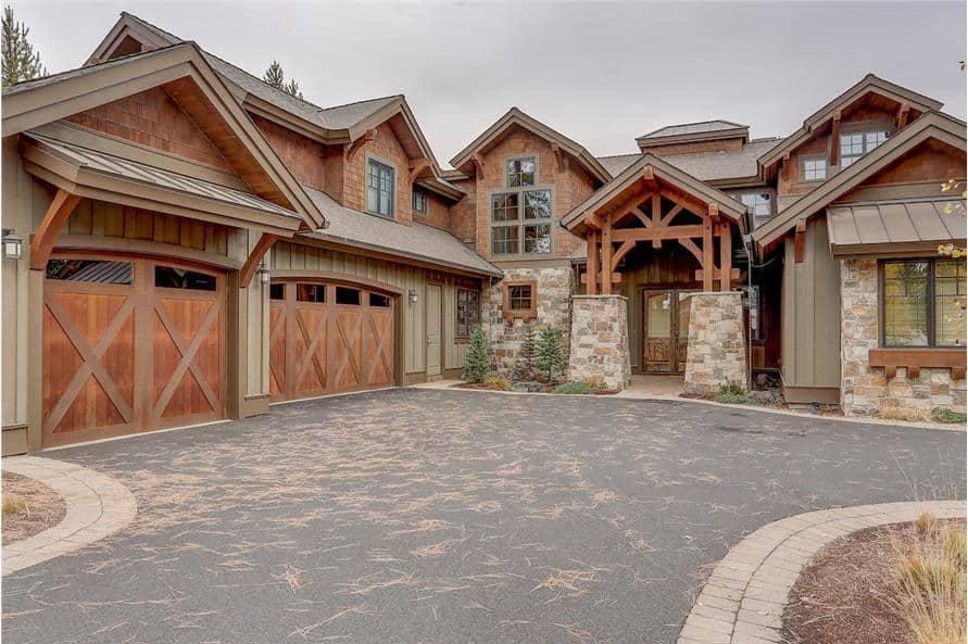 Rustic Mountain Retreat with Timber Accents and Stone Detailing