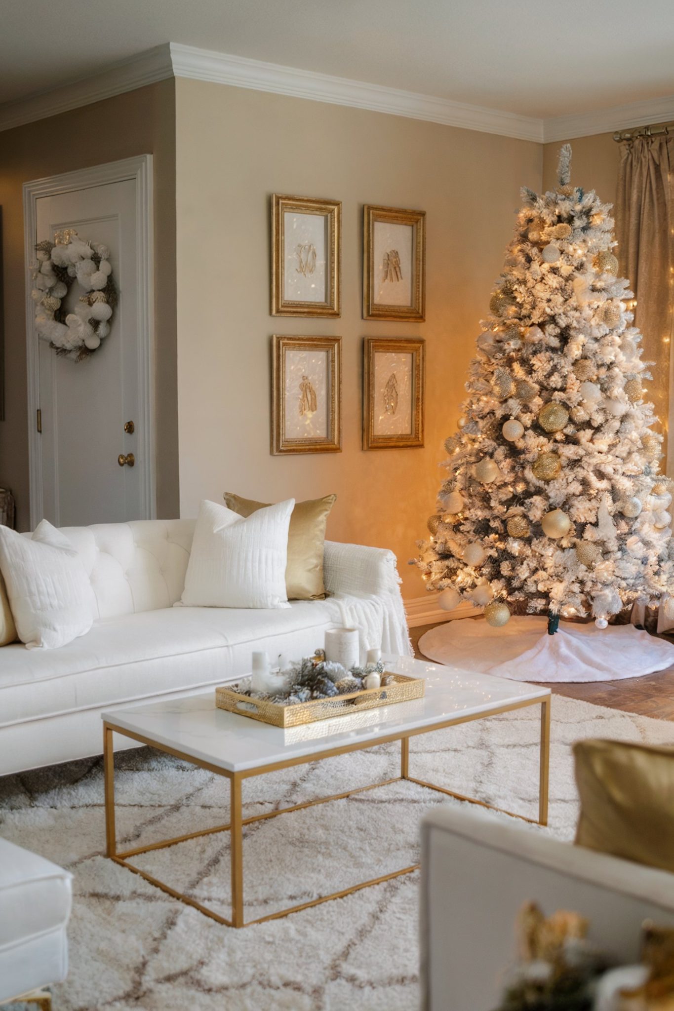 12 White and Gold Christmas Designs for a Sophisticated Holiday Look