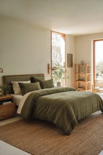 Embrace Natural Vibes with These 13 Earthy Bedroom Designs – Home ...