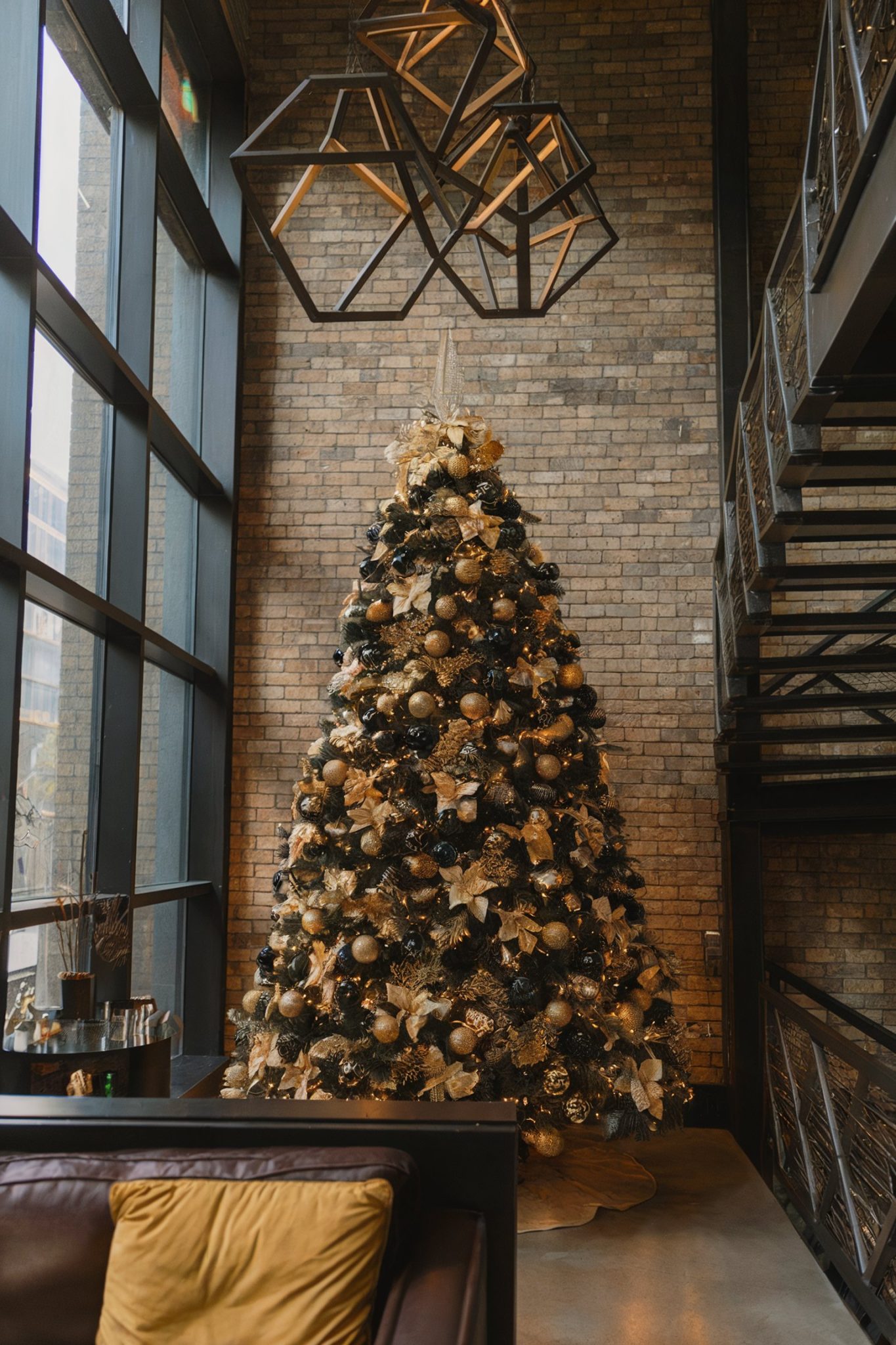 Get Inspired: 15 Modern Christmas Decor Ideas to Add Flair to Your Home ...