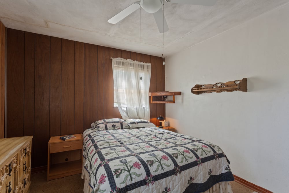 20 Design Signs Your Bedroom Is Horribly Outdated