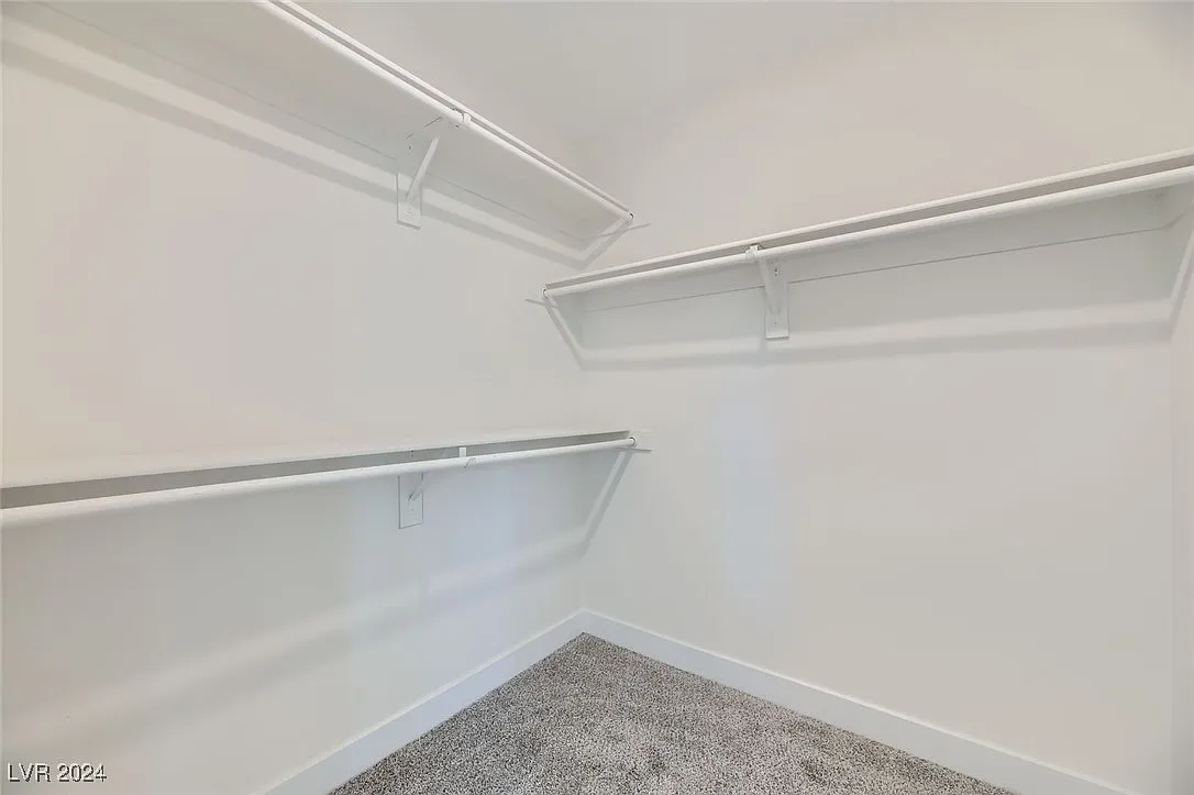 Walk-inn Closet