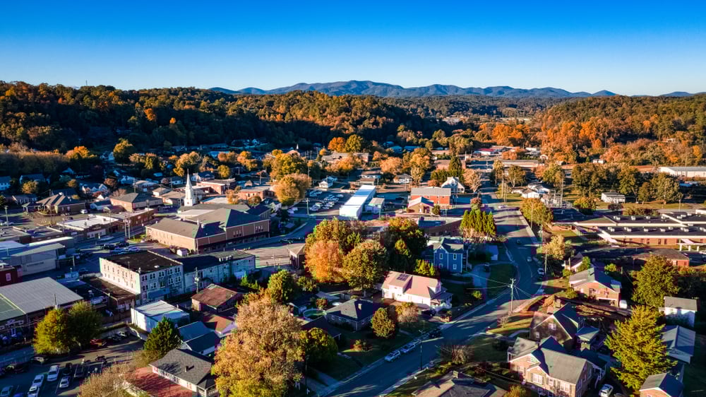 10 Secluded Towns Lost in the Rolling Hills of the Appalachian Mountains