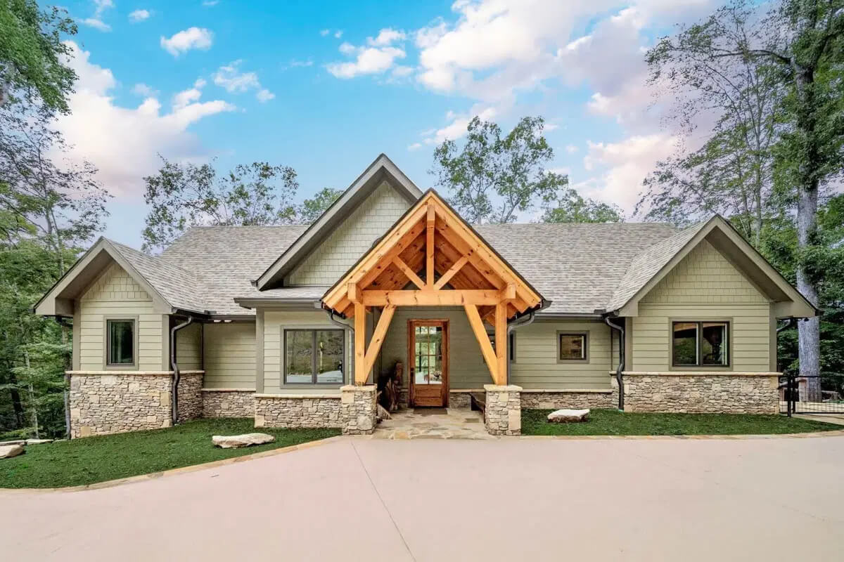 Mountain-Style Home with 4 Bedrooms and Open Concept Design (Floor Plan)