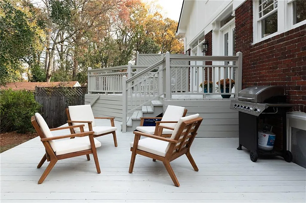 Outdoor Kitchen