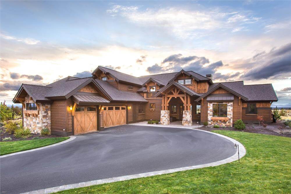 Craftsman-Style 3-Bedroom Home with Balcony and Bonus Room (Floor Plan)