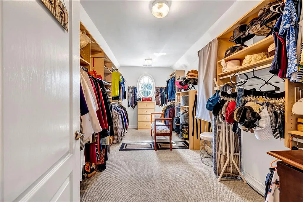 Walk-on Closet